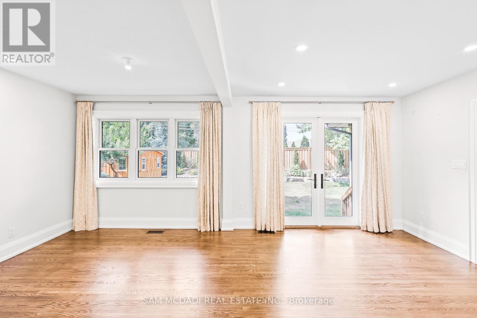1613 Wembury Road, Mississauga, Ontario  L5J 2L8 - Photo 5 - W13708668