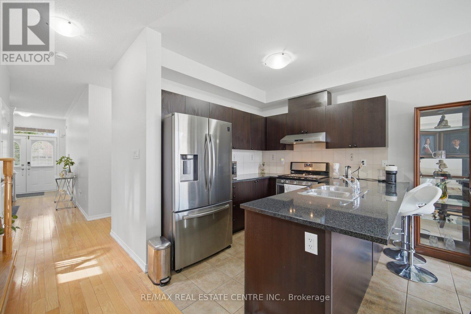 5 Delambray Street W, Brampton, Ontario  L6R 3R9 - Photo 12 - W13708682