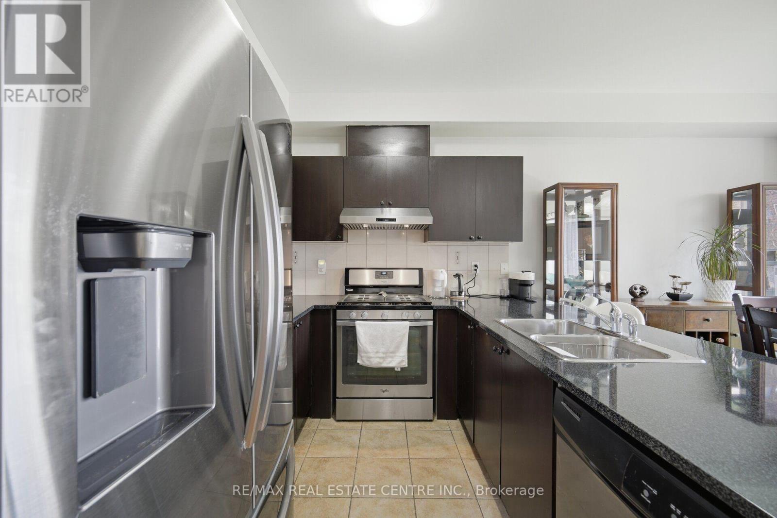 5 Delambray Street W, Brampton, Ontario  L6R 3R9 - Photo 13 - W13708682