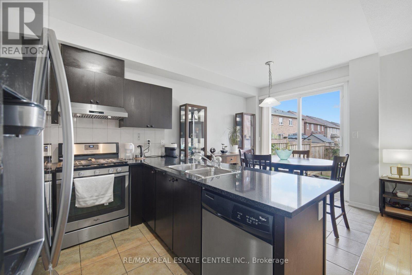 5 Delambray Street W, Brampton, Ontario  L6R 3R9 - Photo 14 - W13708682