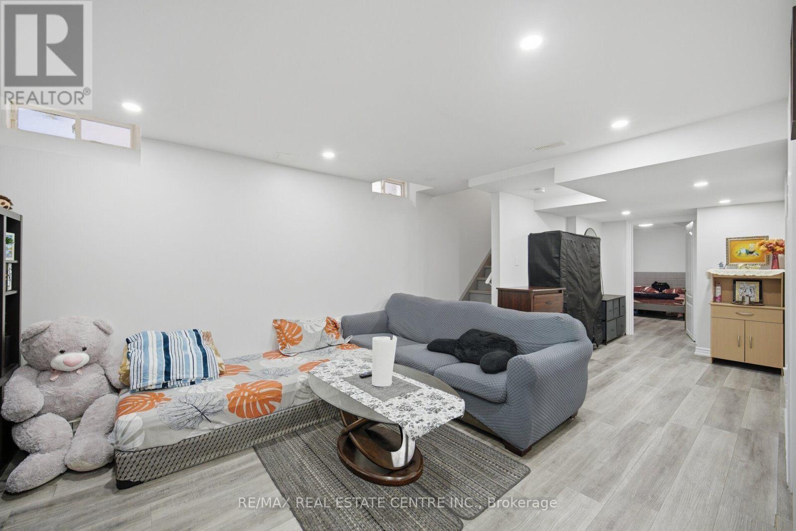 5 Delambray Street W, Brampton, Ontario  L6R 3R9 - Photo 22 - W13708682