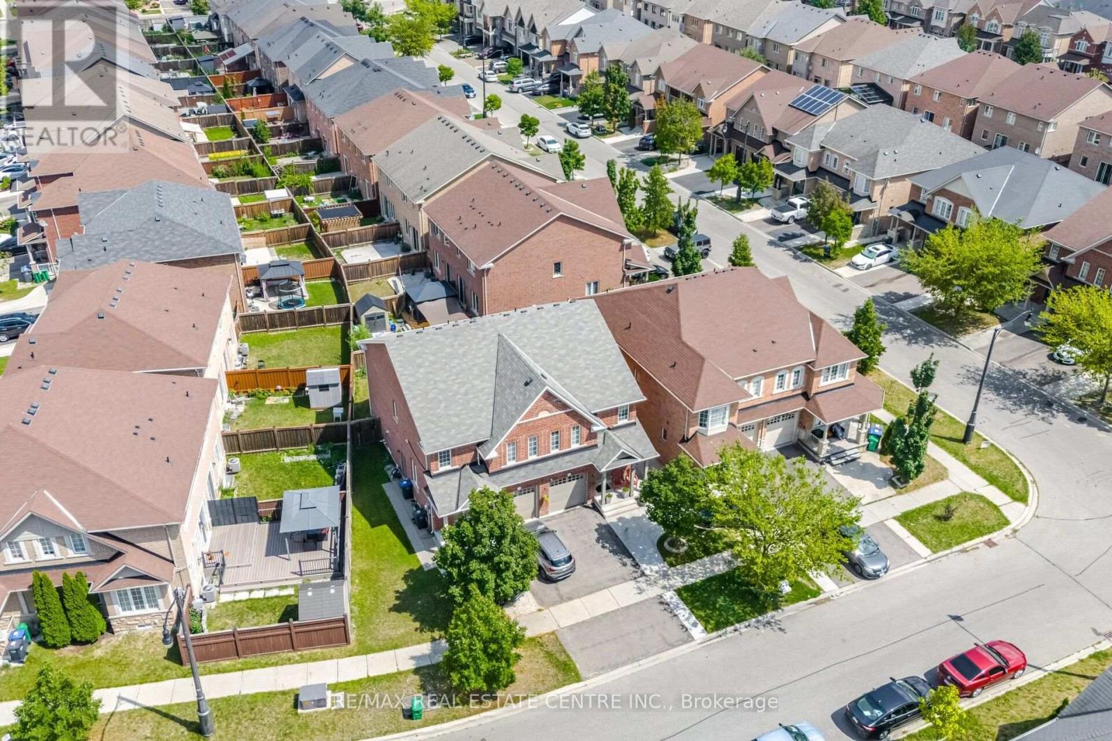 5 Delambray Street W, Brampton, Ontario  L6R 3R9 - Photo 3 - W13708682