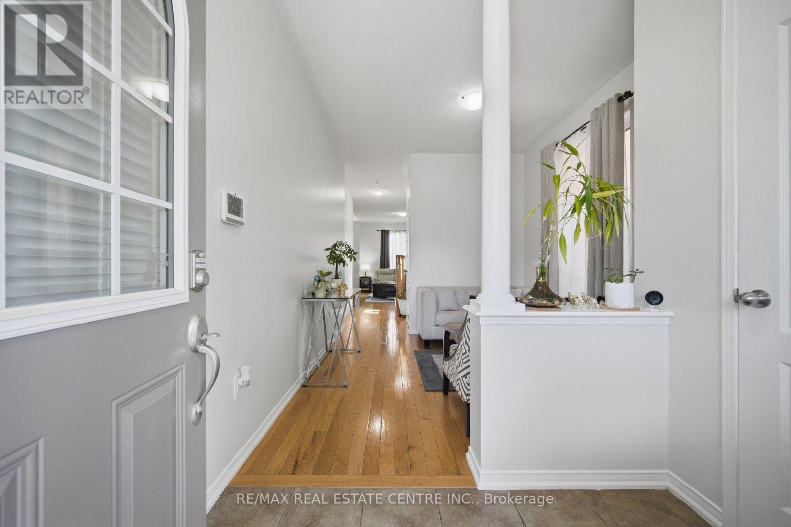 5 Delambray Street W, Brampton, Ontario  L6R 3R9 - Photo 7 - W13708682
