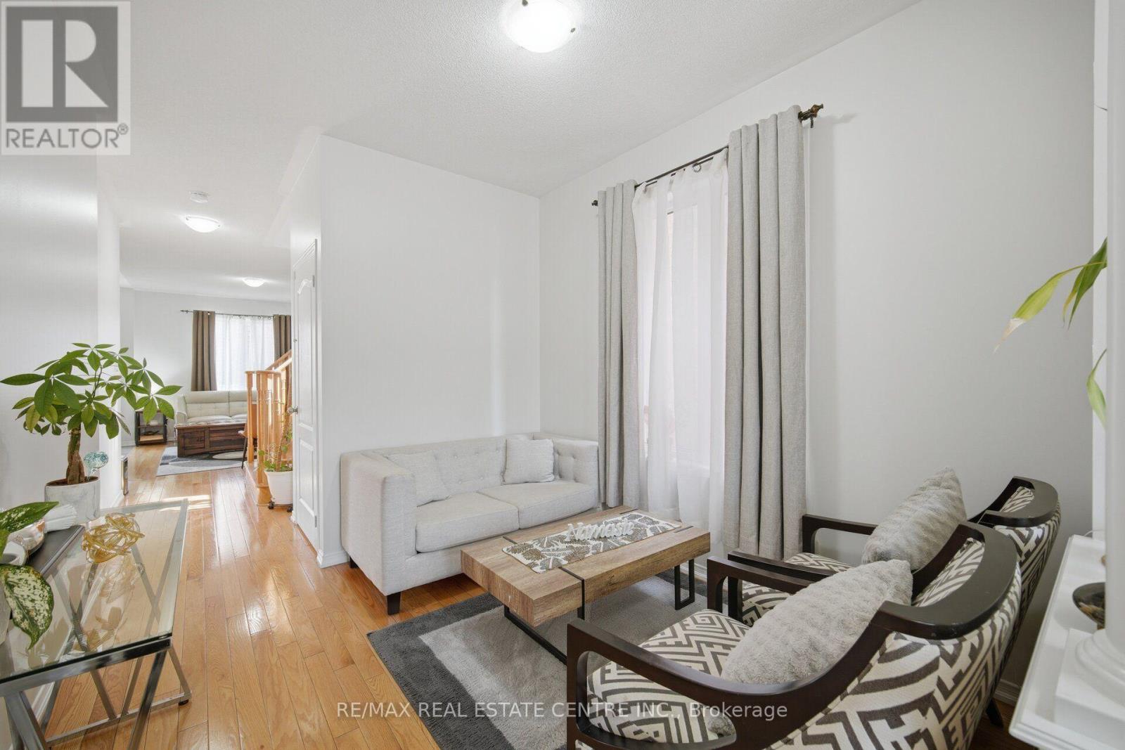 5 Delambray Street W, Brampton, Ontario  L6R 3R9 - Photo 9 - W13708682
