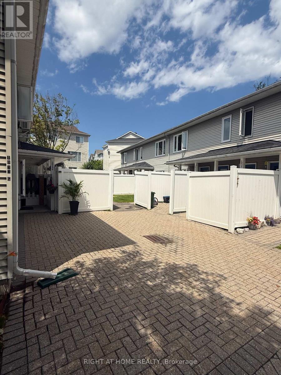 E - 1035 Cummings Avenue, Ottawa, Ontario  K1J 9K5 - Photo 3 - X13581124