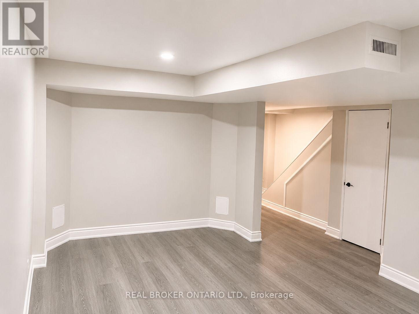 8 - 1485 Gulleden Drive, Mississauga, Ontario  L4X 2T2 - Photo 12 - W13683788
