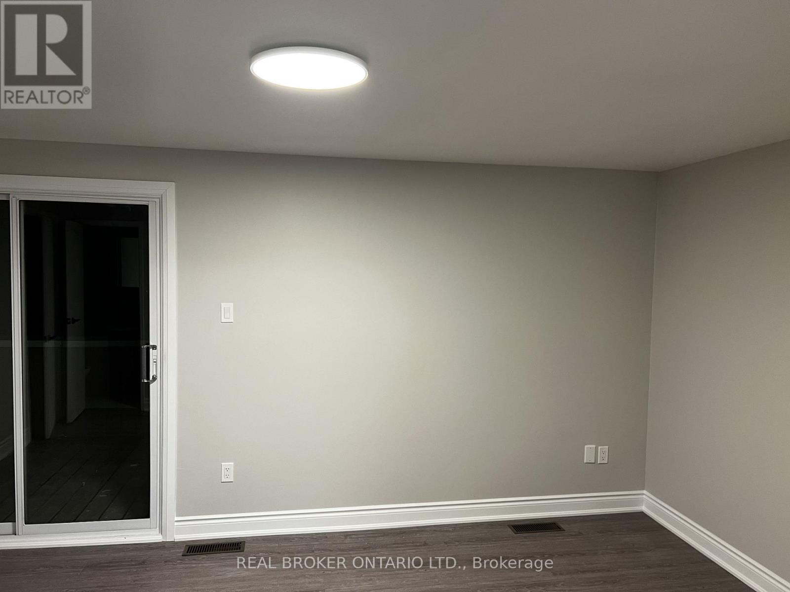 8 - 1485 Gulleden Drive, Mississauga, Ontario  L4X 2T2 - Photo 5 - W13683788