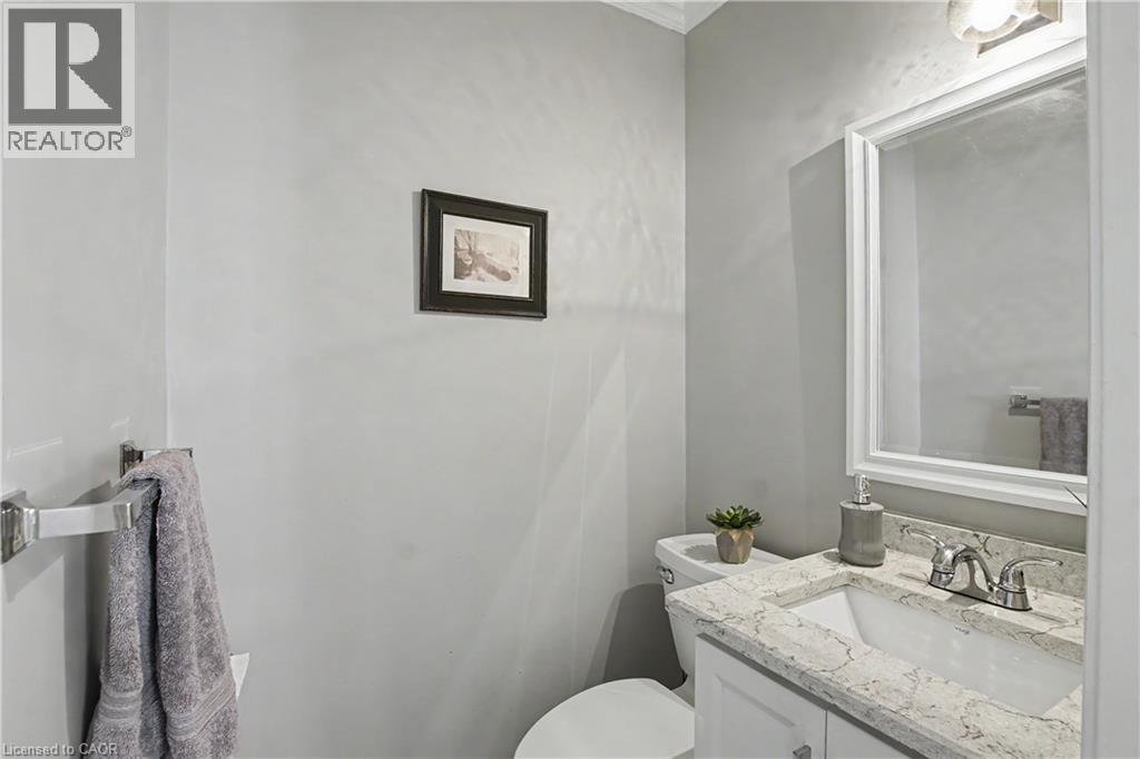 15 Francesca Court, Hamilton, Ontario  L9C 7J6 - Photo 9 - 40857824