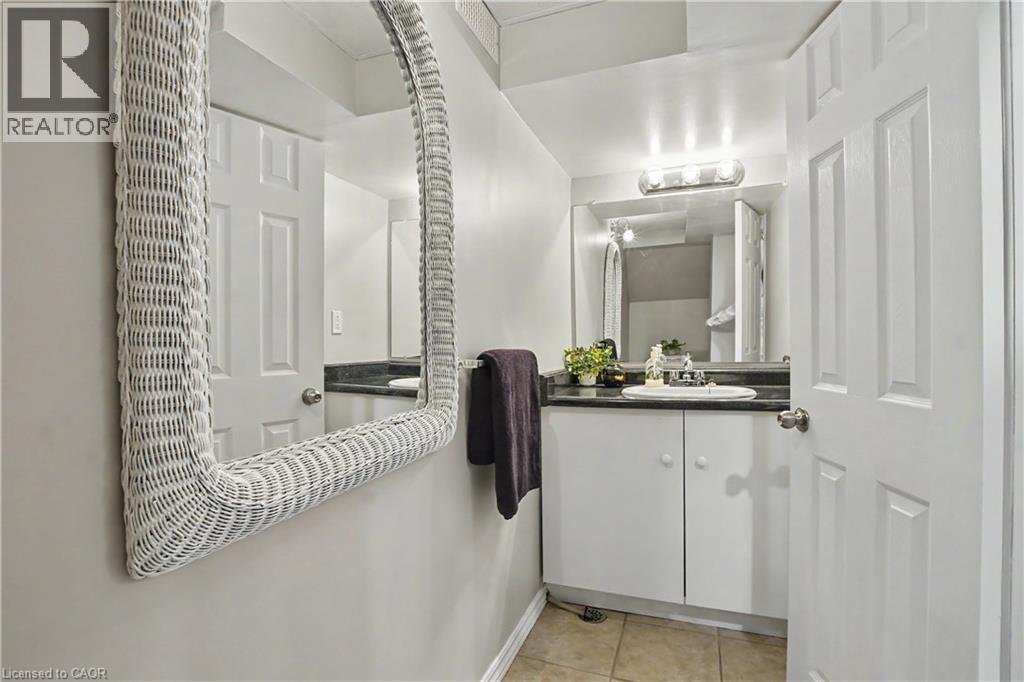15 Francesca Court, Hamilton, Ontario  L9C 7J6 - Photo 37 - 40857824