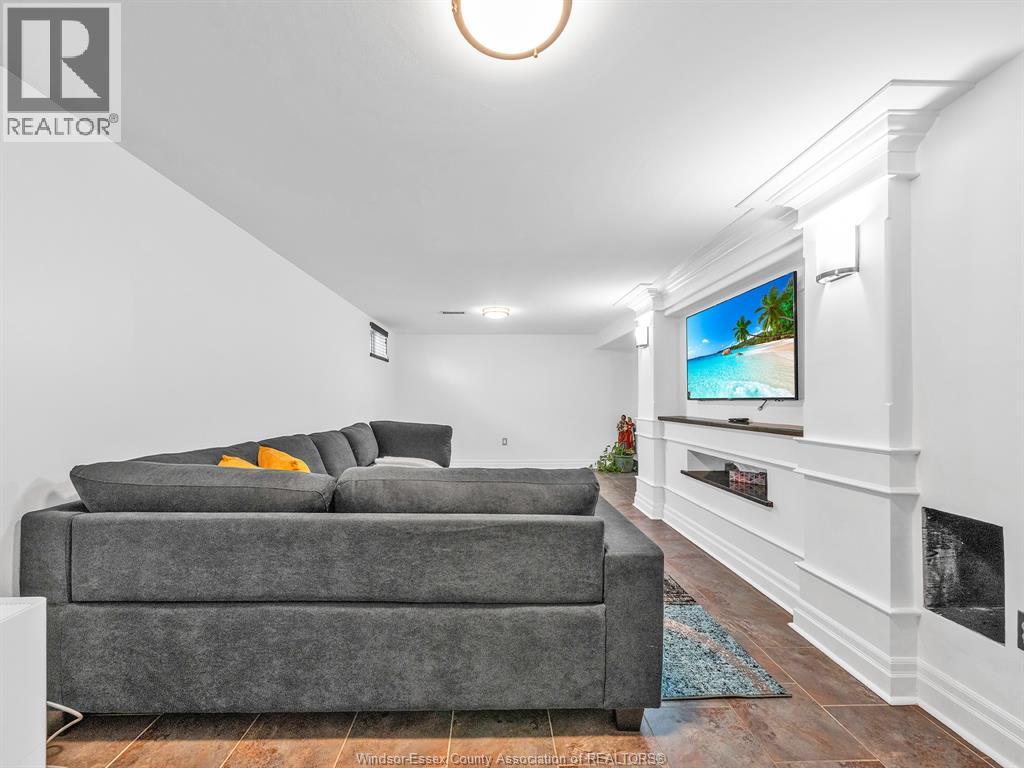 4891 Seminole, Windsor, Ontario  N9V 0A2 - Photo 31 - 26020659