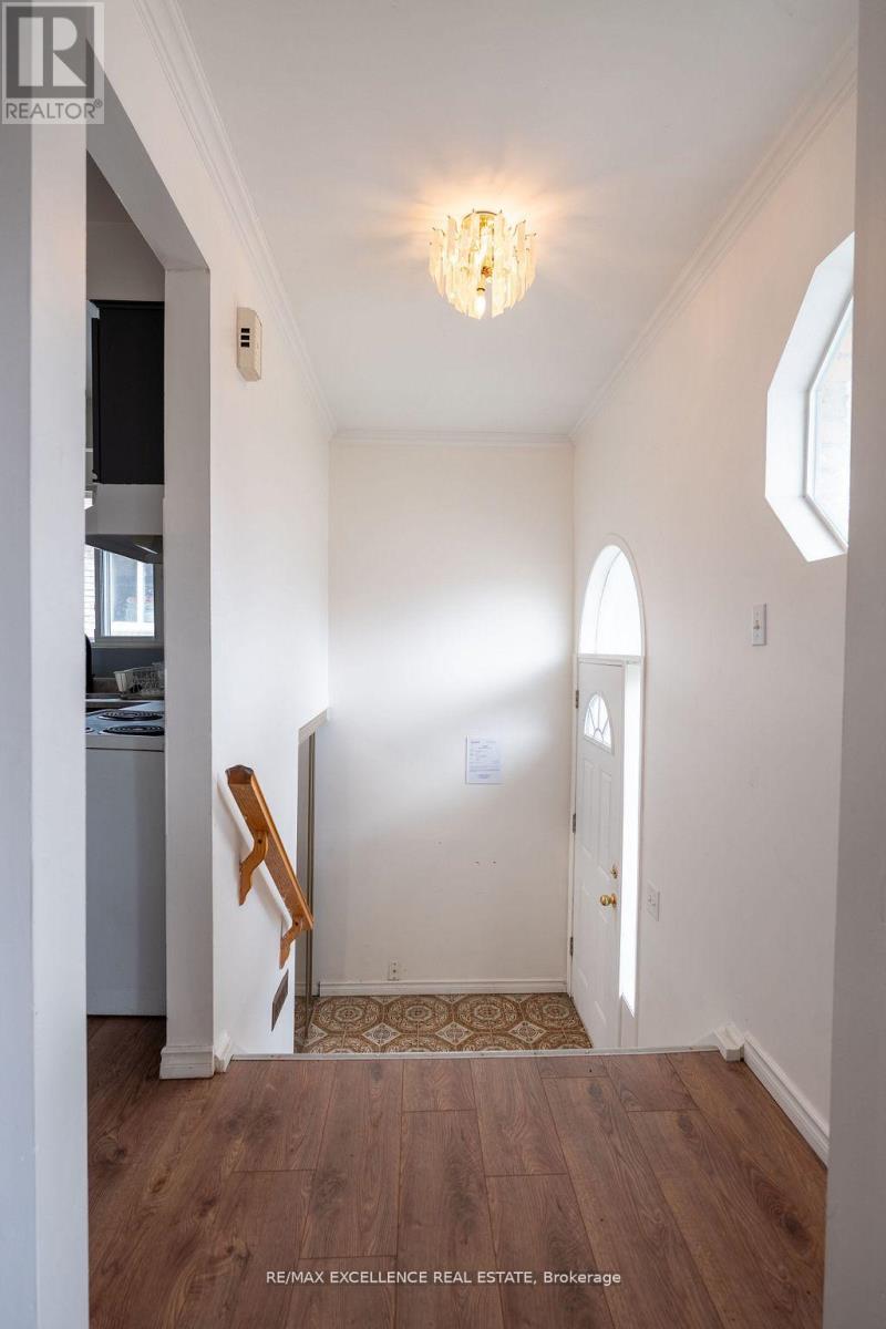 144 Abell Drive, Brampton, Ontario  L6V 2Z8 - Photo 2 - W13708698