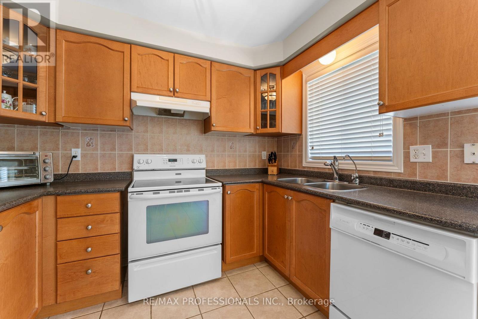 15 Tarquini Crescent, Caledon, Ontario  L7E 2V8 - Photo 9 - W13708700