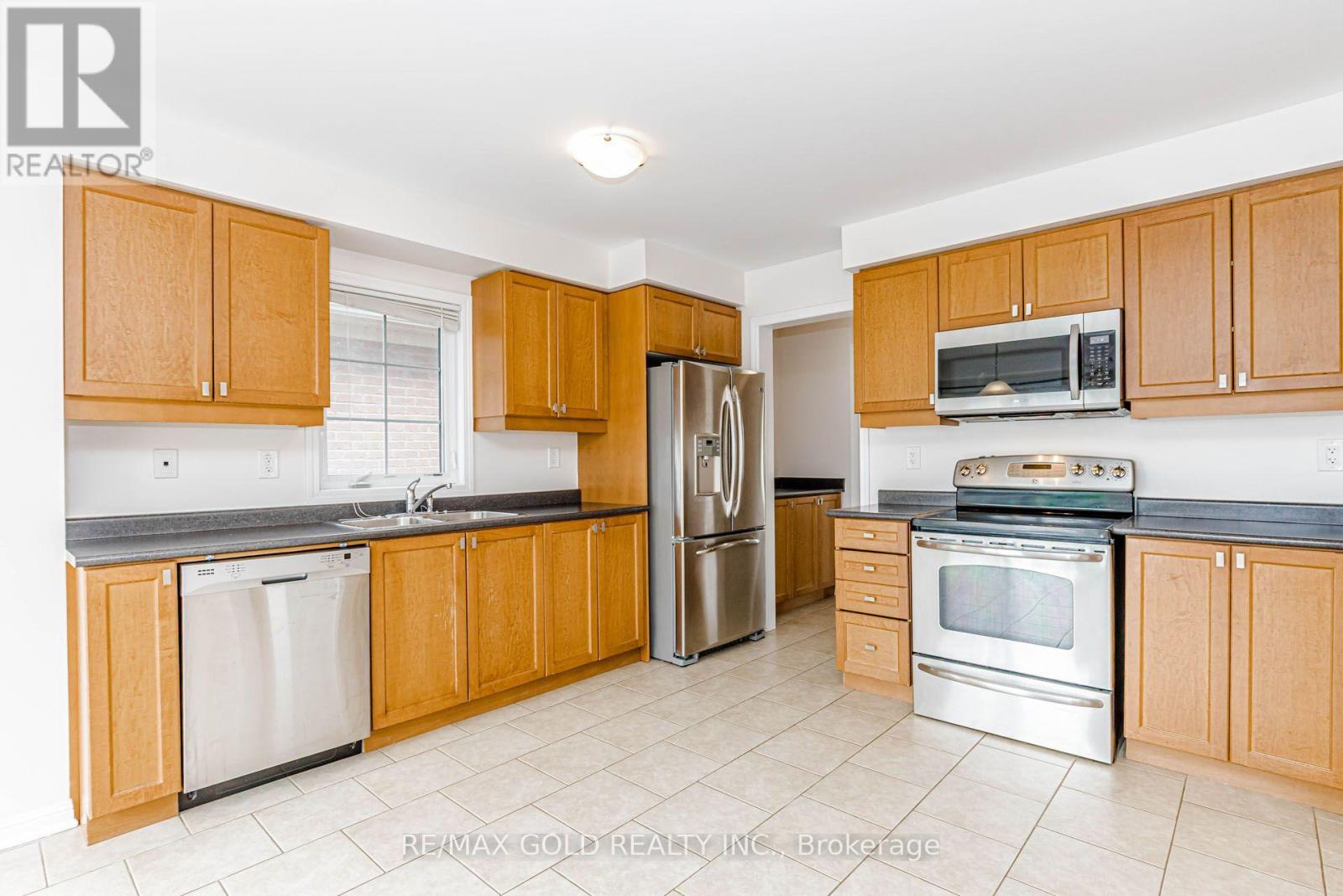 2486 William Jackson Drive, Pickering, Ontario  L1V 2P9 - Photo 14 - E13707192