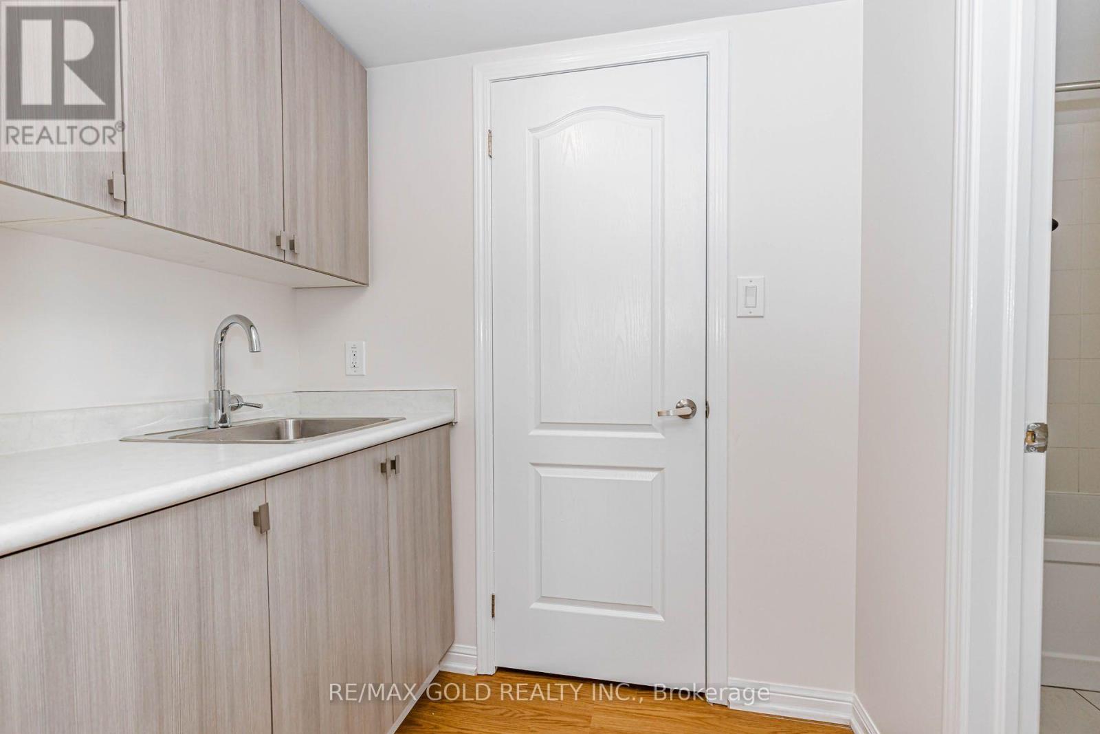2486 William Jackson Drive, Pickering, Ontario  L1V 2P9 - Photo 11 - E13707192