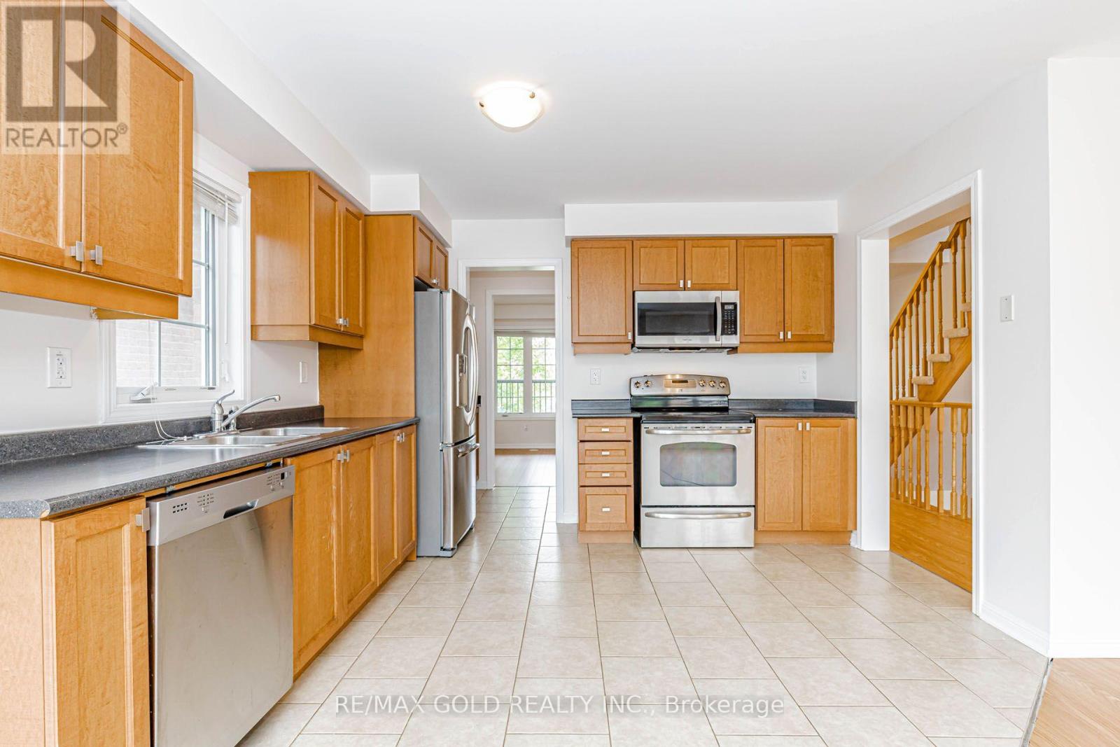 2486 William Jackson Drive, Pickering, Ontario  L1V 2P9 - Photo 15 - E13707192