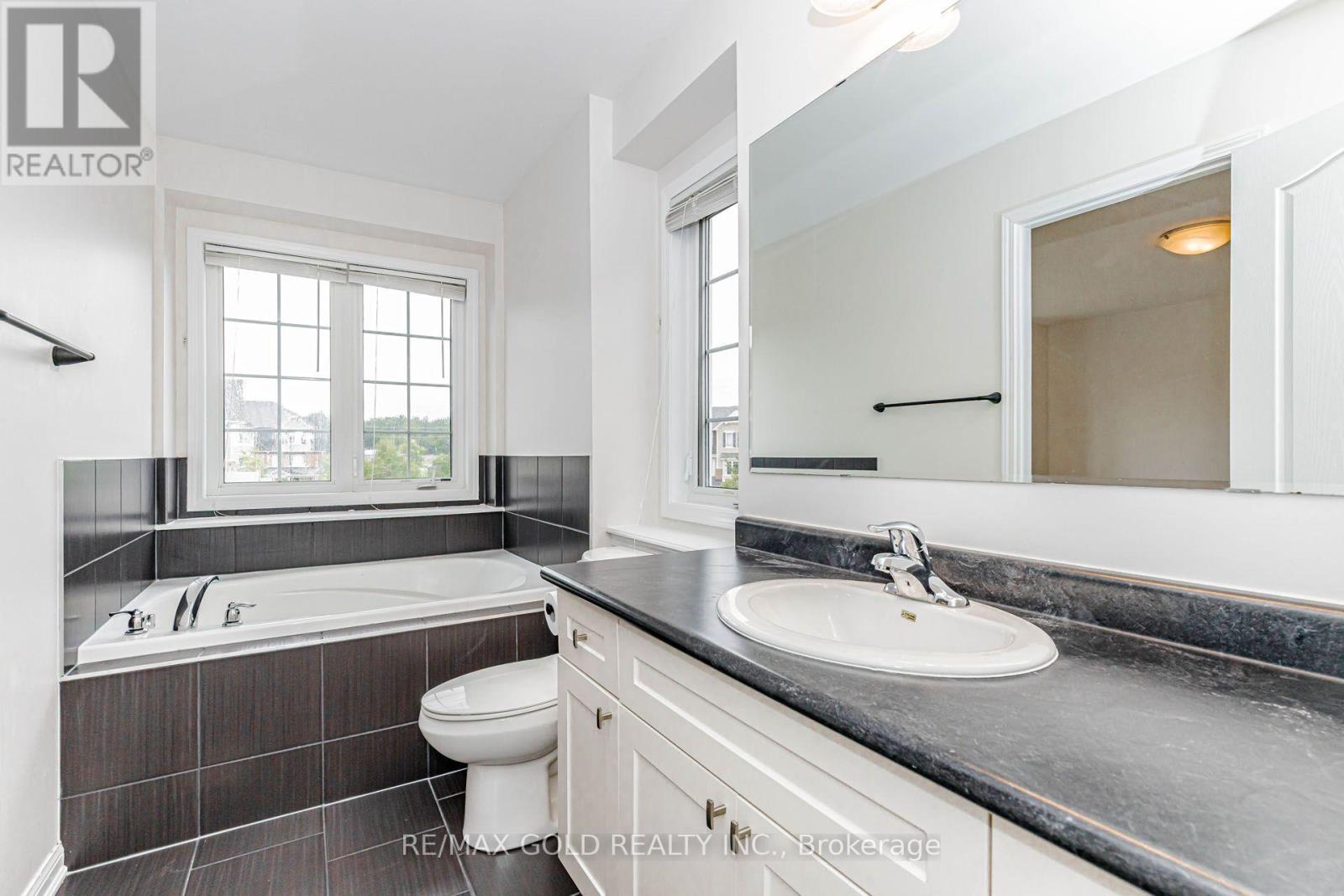 2486 William Jackson Drive, Pickering, Ontario  L1V 2P9 - Photo 39 - E13707192