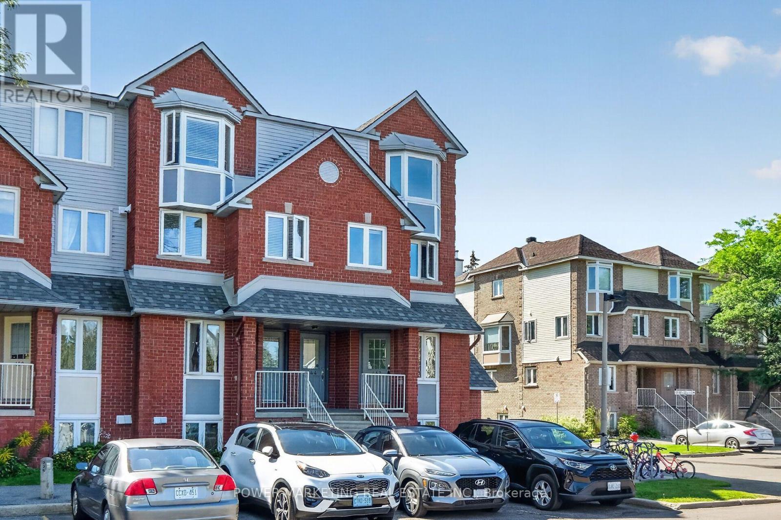 442 Briston Private, Ottawa, Ontario K1G 5R4 - Photo 2 - X13698558