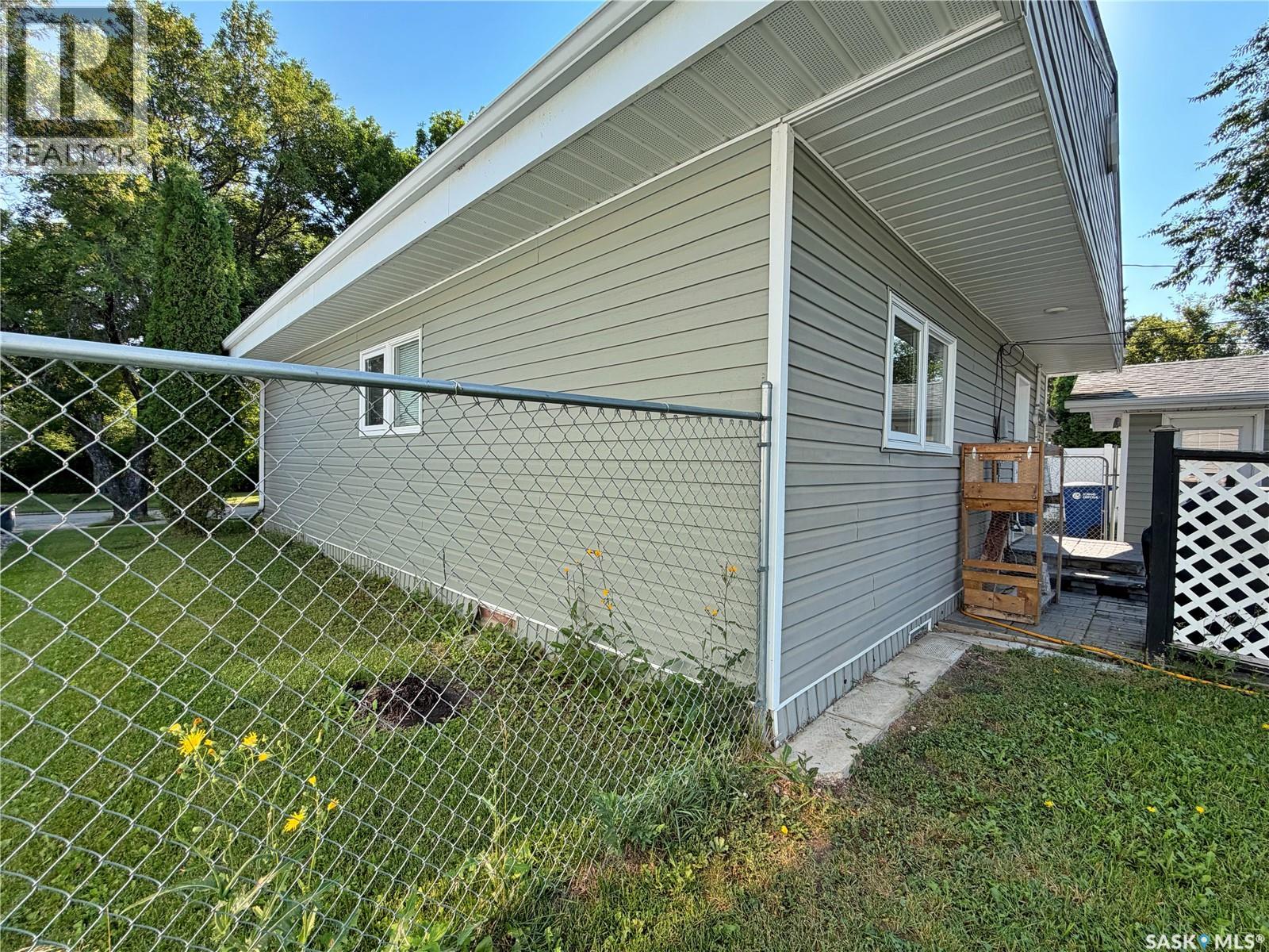 1103 Windover Avenue, Moosomin, Saskatchewan  S0G 3N0 - Photo 36 - SK046495