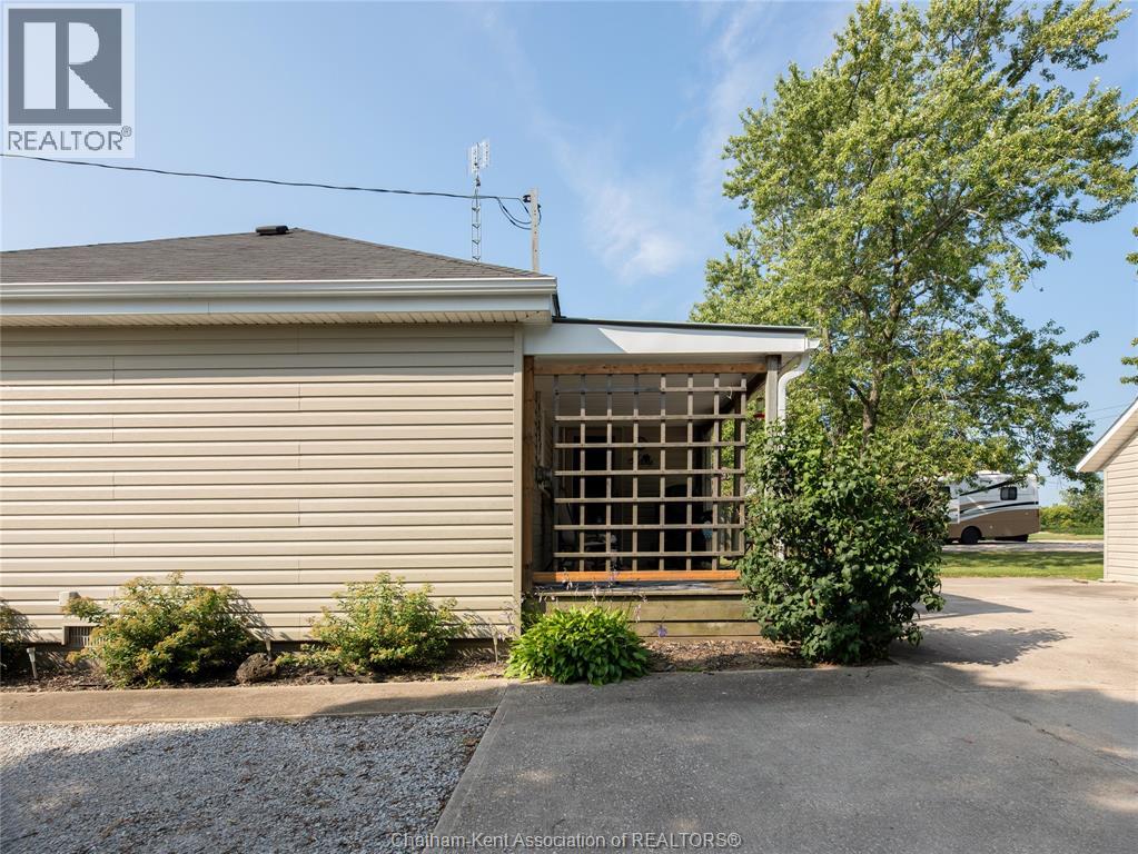 8543 Middle Line, Charing Cross, Ontario  N0P 1G0 - Photo 28 - 26020534