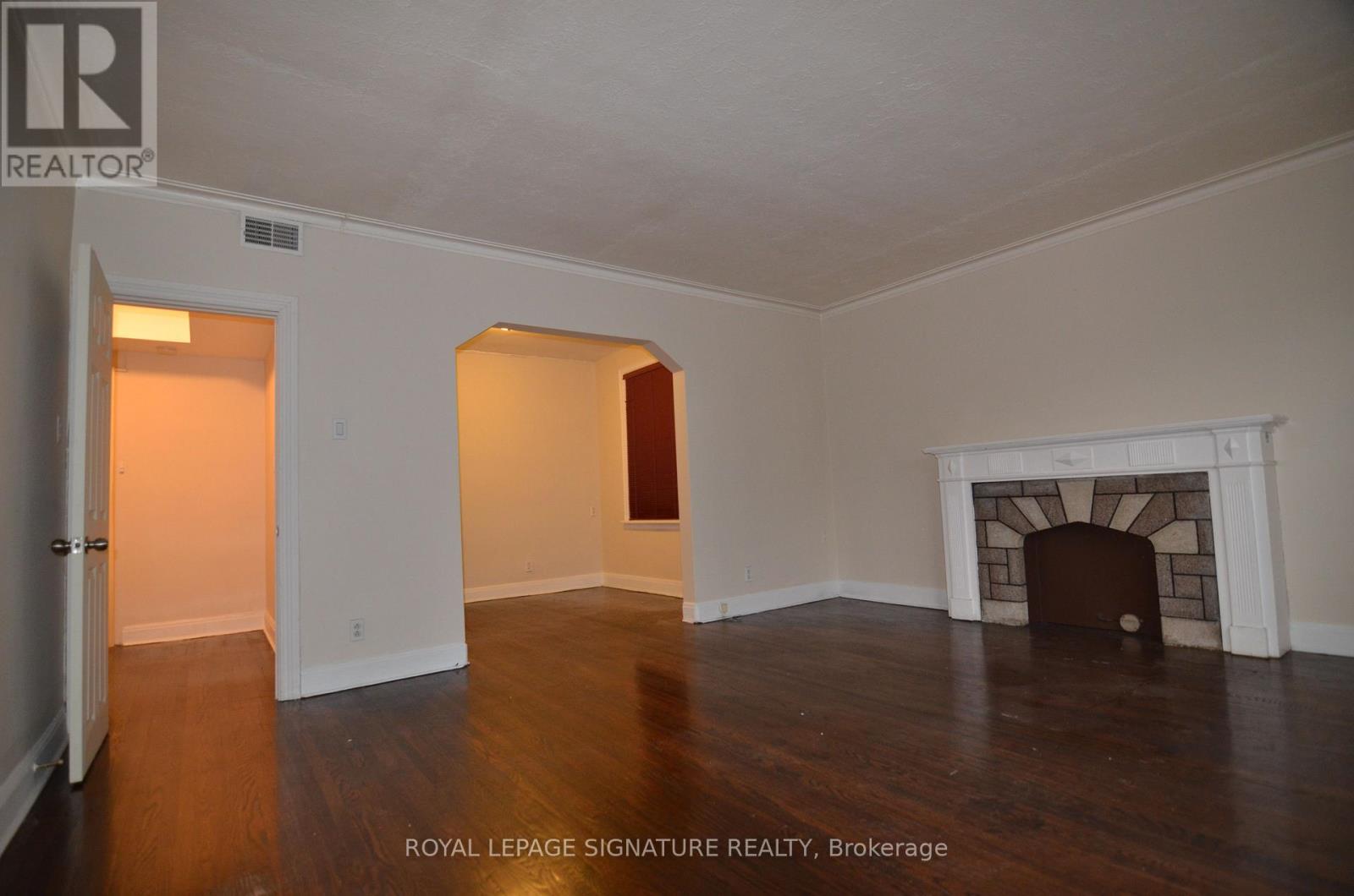 997 Eglinton Avenue W, Toronto, Ontario  M6C 2C7 - Photo 8 - C13708730