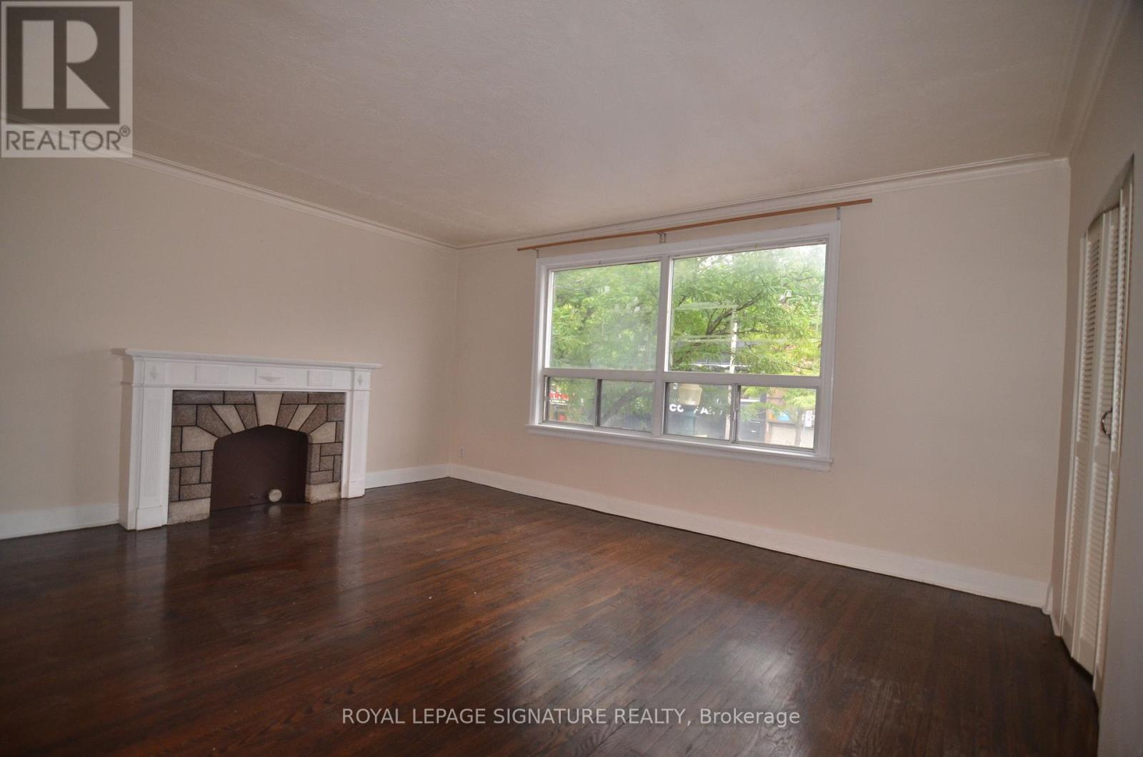 997 Eglinton Avenue W, Toronto, Ontario  M6C 2C7 - Photo 9 - C13708730