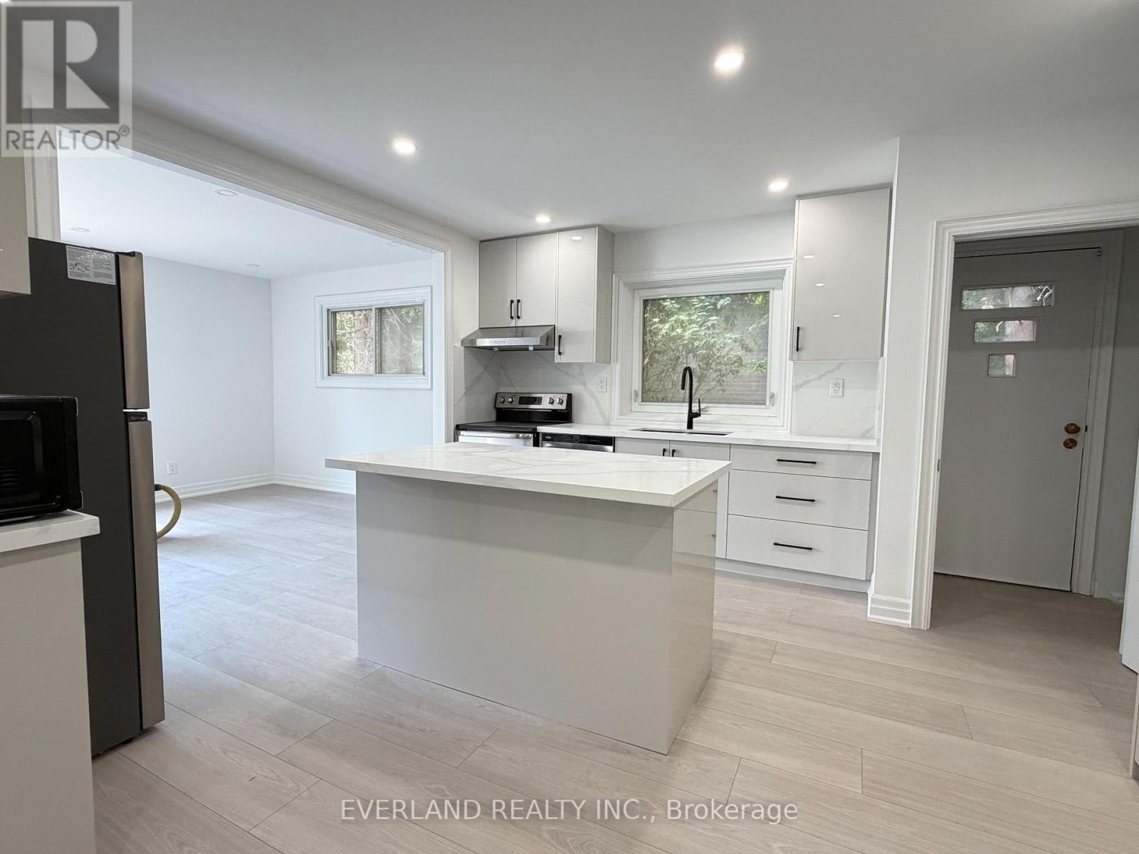116 Sylvan Avenue, Toronto, Ontario  M1M 1K3 - Photo 8 - E13708764