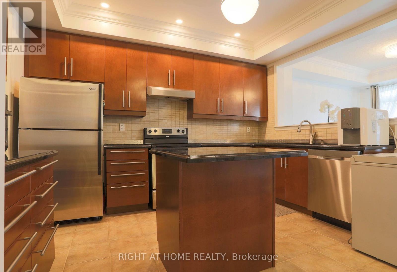 11 Littleriver Court, Vaughan, Ontario  L6A 0K4 - Photo 14 - N13708726