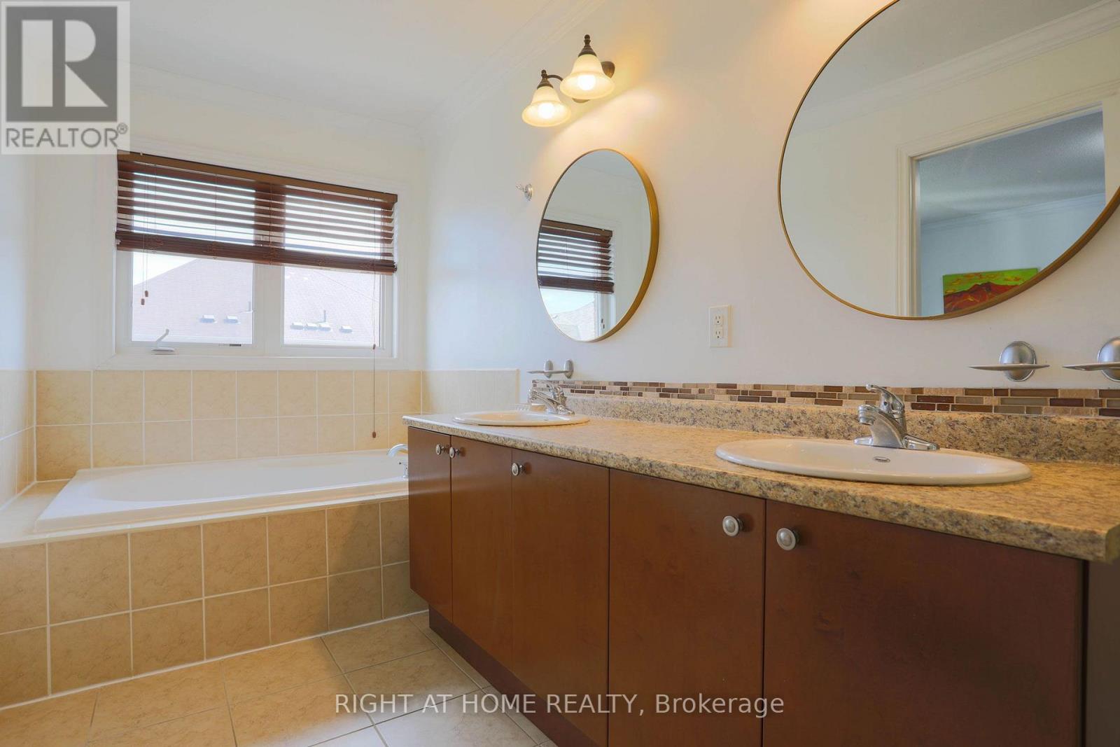 11 Littleriver Court, Vaughan, Ontario  L6A 0K4 - Photo 30 - N13708726