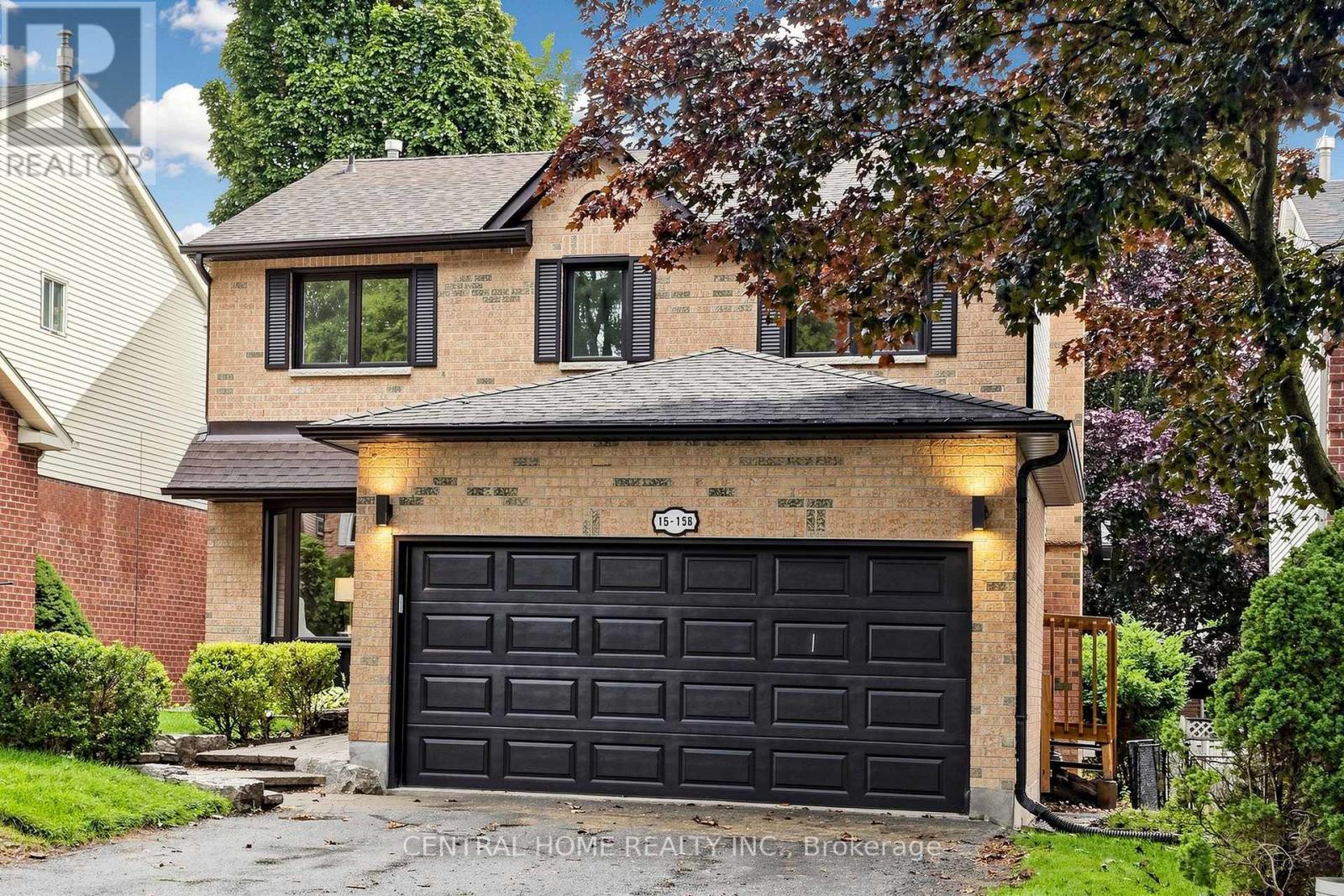 15 Closs Square, Aurora, Ontario  L4G 5H9 - Photo 2 - N13708728