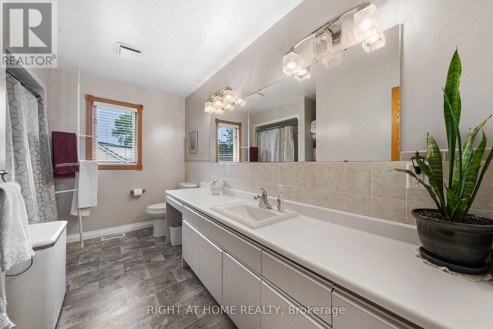 592 Taunton Road W, Oshawa, Ontario  L1H 7K4 - Photo 36 - E13639480