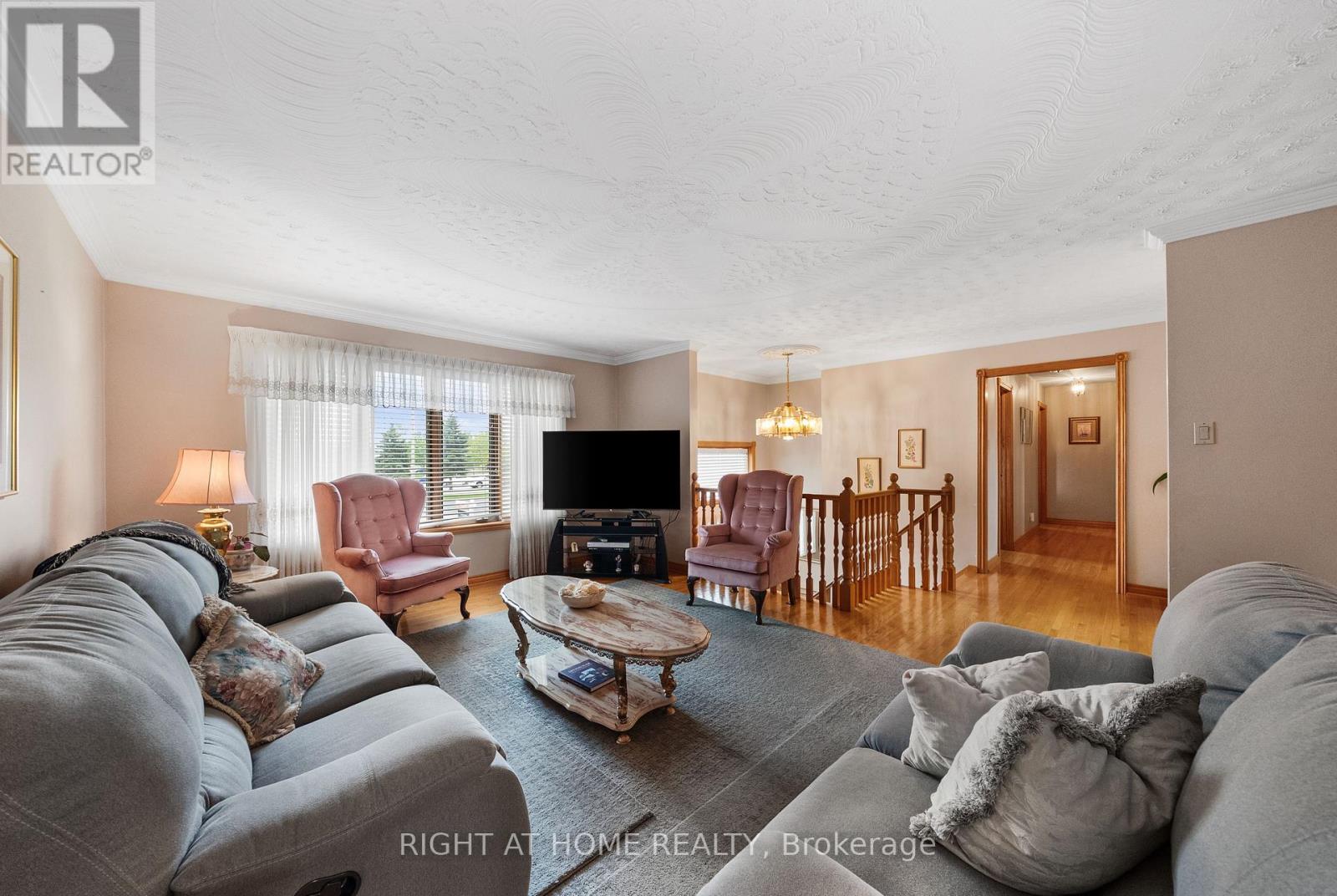 592 Taunton Road W, Oshawa, Ontario  L1H 7K4 - Photo 4 - E13639480