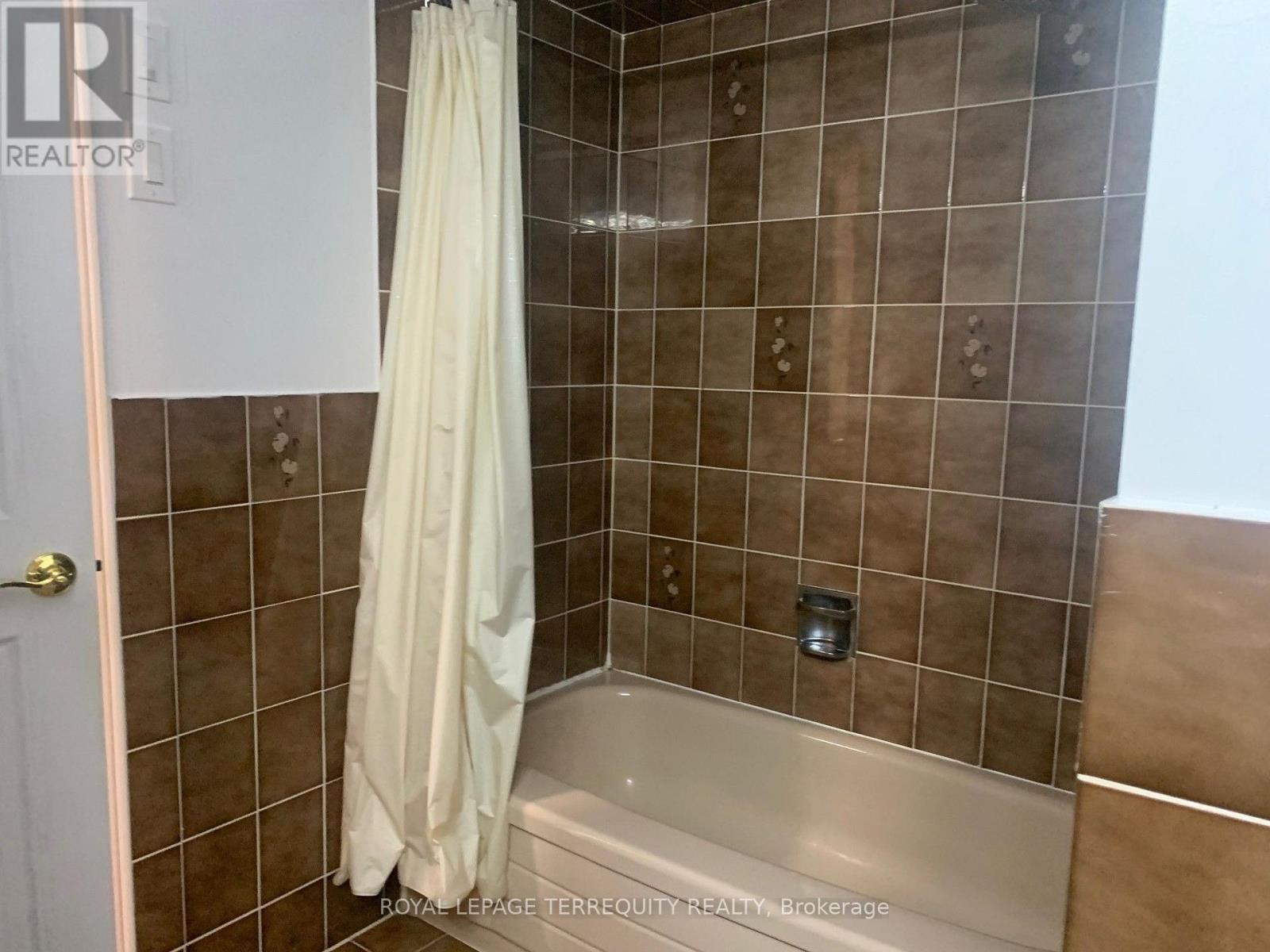 30 Gihon Spring Drive, Toronto, Ontario  M9V 4X9 - Photo 16 - W13708740
