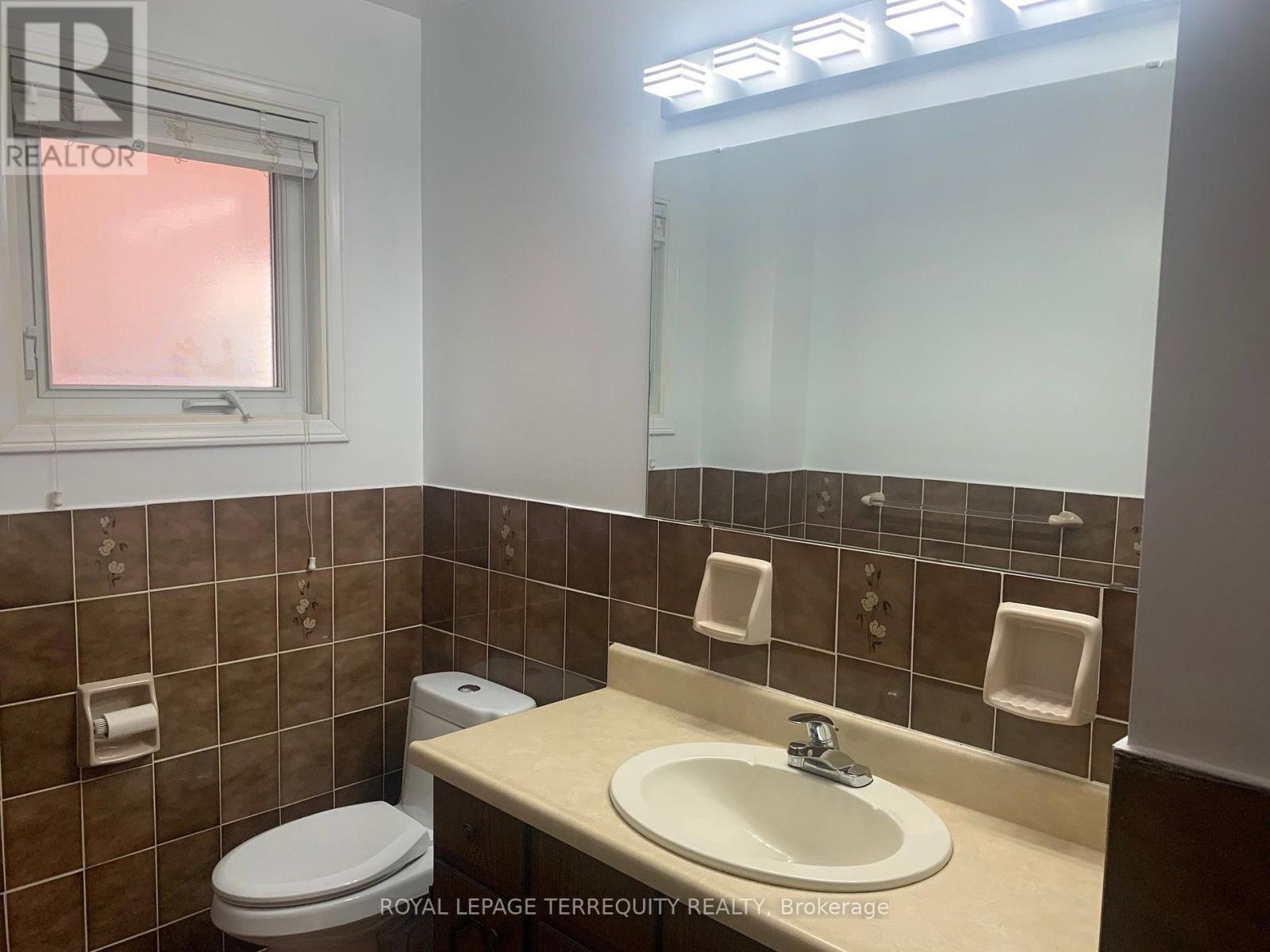 30 Gihon Spring Drive, Toronto, Ontario  M9V 4X9 - Photo 17 - W13708740