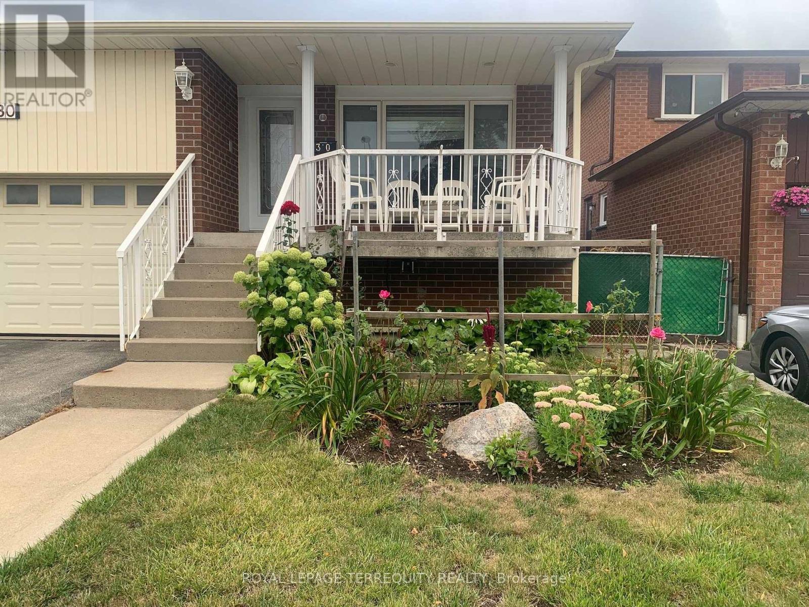 30 Gihon Spring Drive, Toronto, Ontario  M9V 4X9 - Photo 3 - W13708740