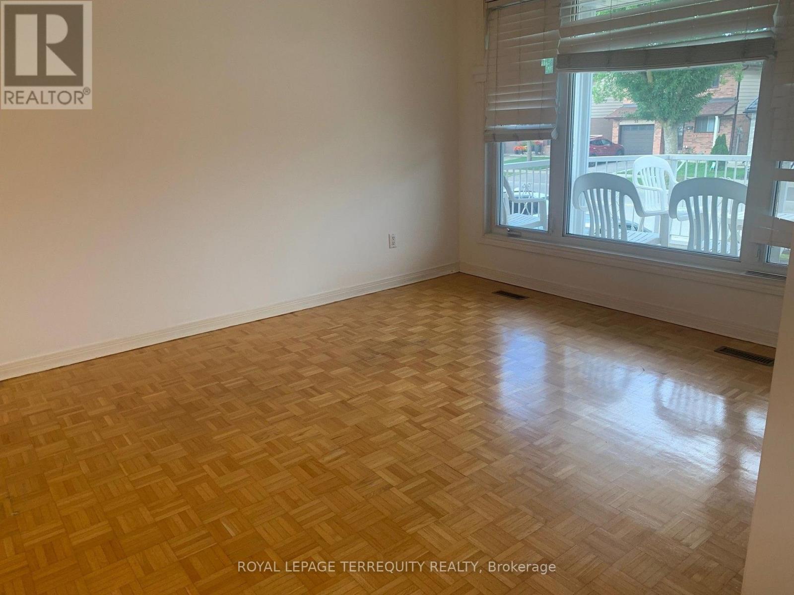 30 Gihon Spring Drive, Toronto, Ontario  M9V 4X9 - Photo 6 - W13708740