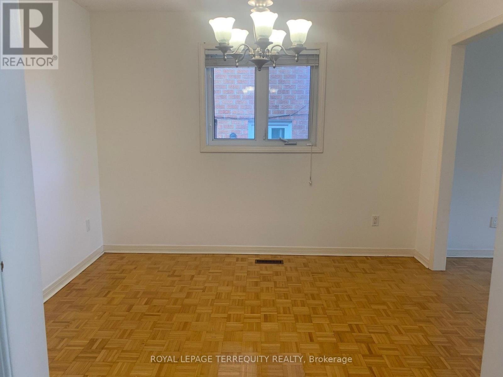 30 Gihon Spring Drive, Toronto, Ontario  M9V 4X9 - Photo 7 - W13708740