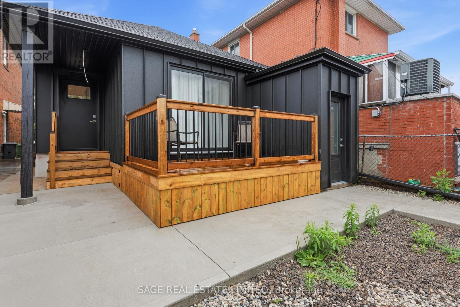 Lower - 106 Boon Avenue, Toronto, Ontario  M6E 3Z5 - Photo 22 - W13708762