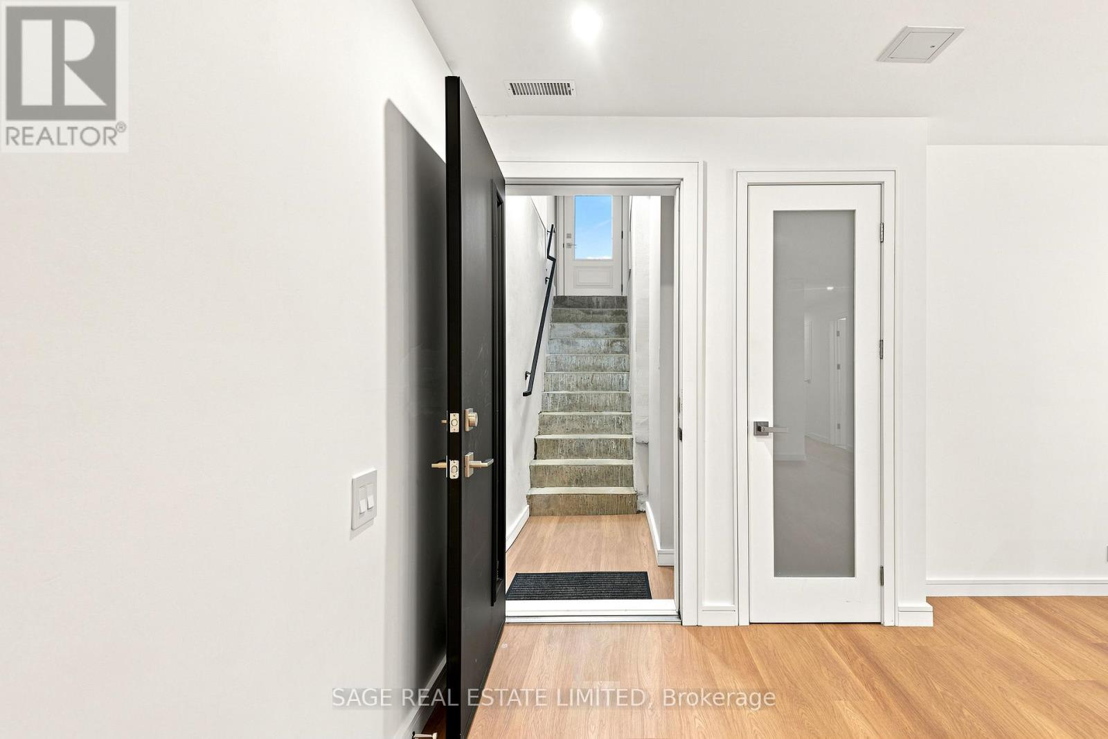 Lower - 106 Boon Avenue, Toronto, Ontario  M6E 3Z5 - Photo 8 - W13708762