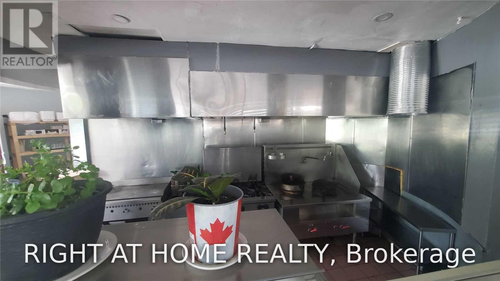 1969 Lakeshore Road W, Mississauga, Ontario  L5J 1J6 - Photo 15 - W13708784