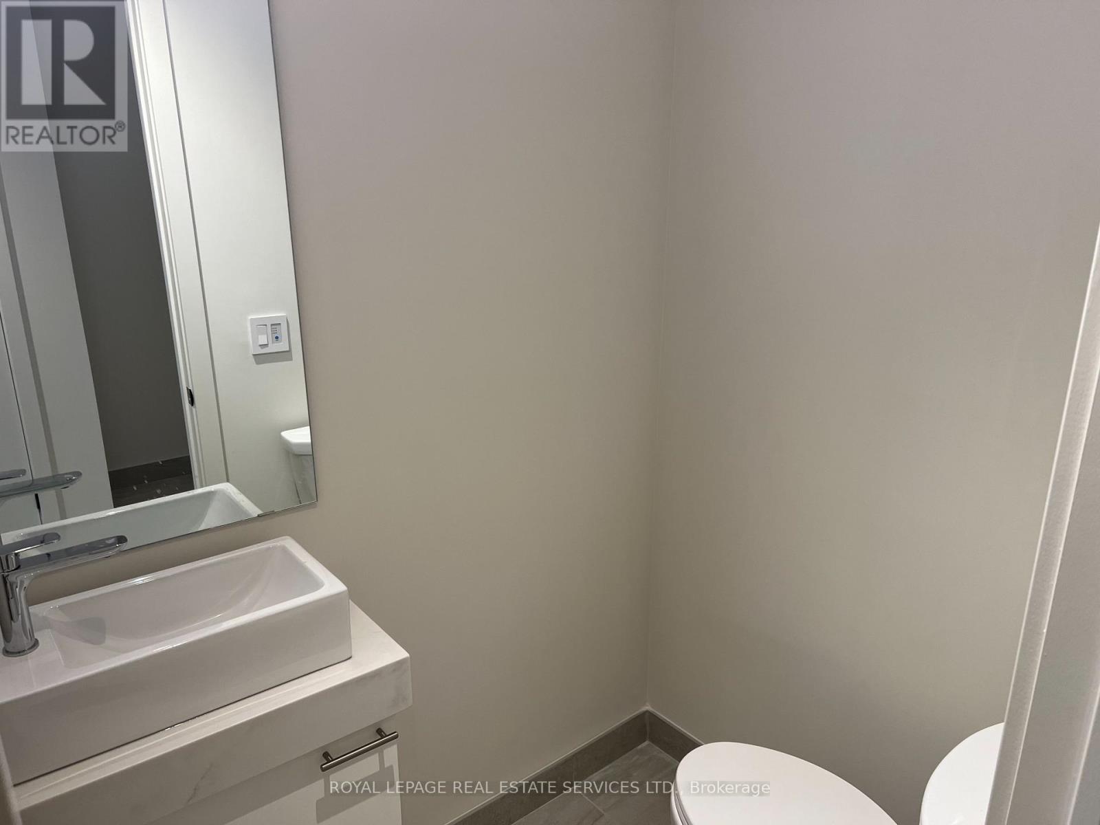 313 - 123 Maurice Drive, Oakville, Ontario  L6K 2W6 - Photo 6 - W13706688