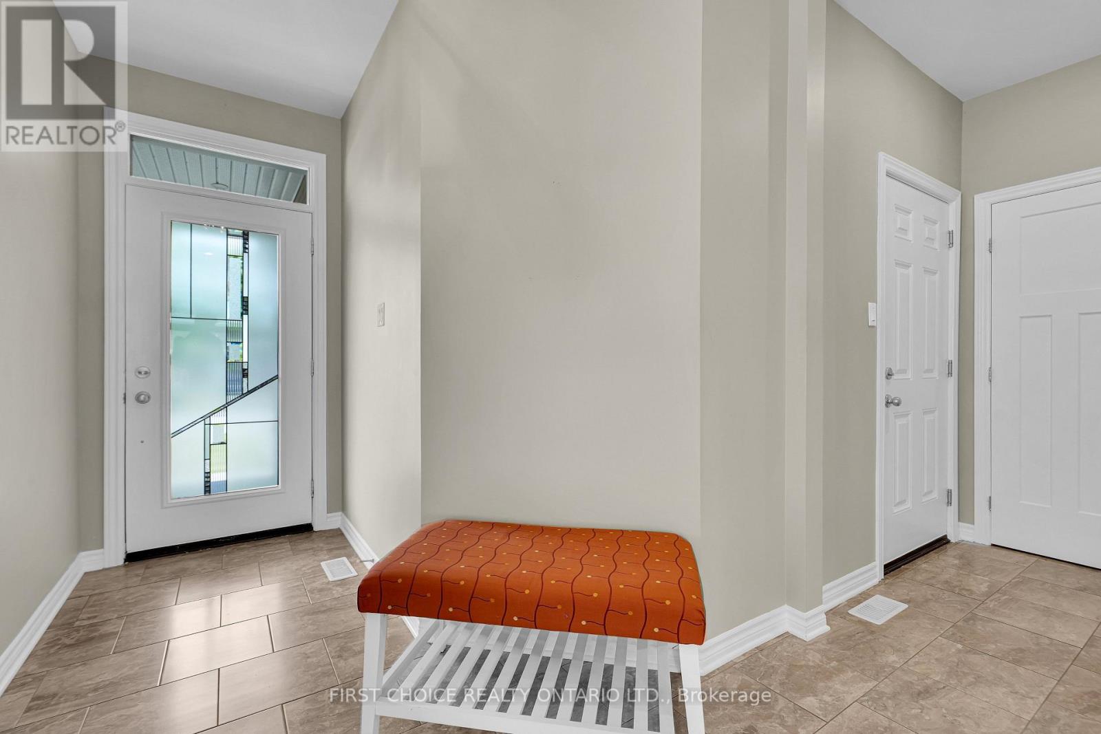 550 Silverbell Crescent, Ottawa, Ontario  K1T 0P1 - Photo 5 - X13708792