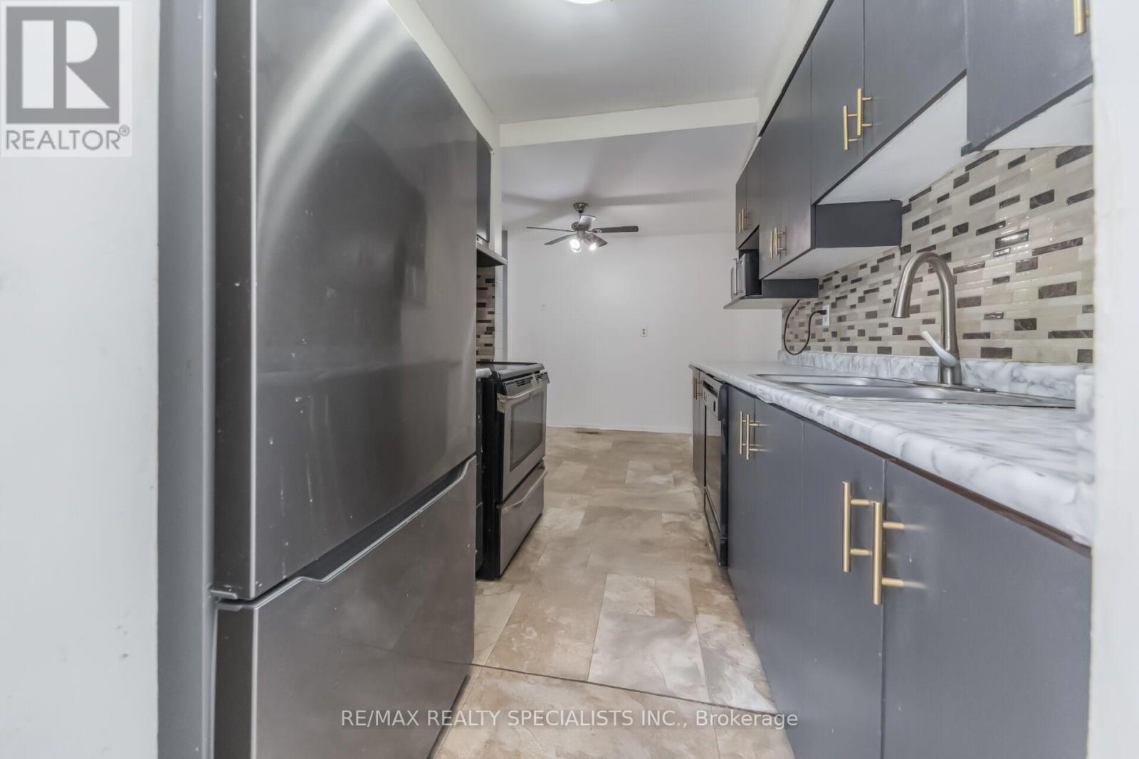 33 Greenwich Circle, Brampton, Ontario  L6S 2E6 - Photo 11 - W13644708