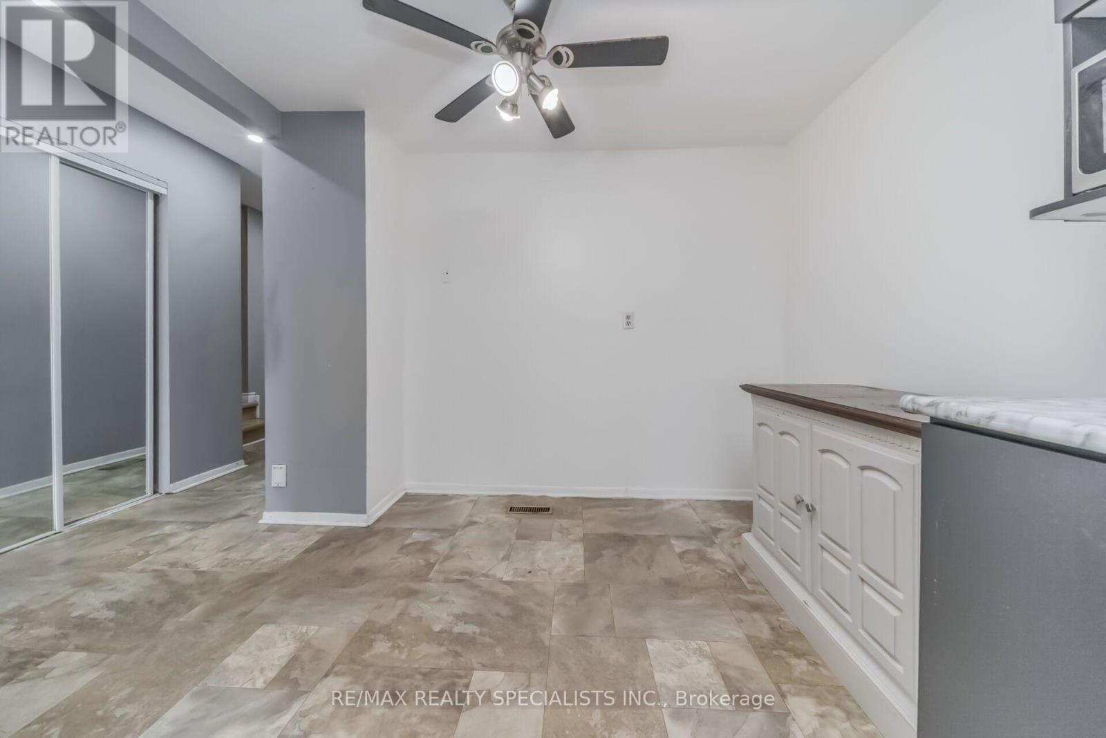 33 Greenwich Circle, Brampton, Ontario  L6S 2E6 - Photo 14 - W13644708