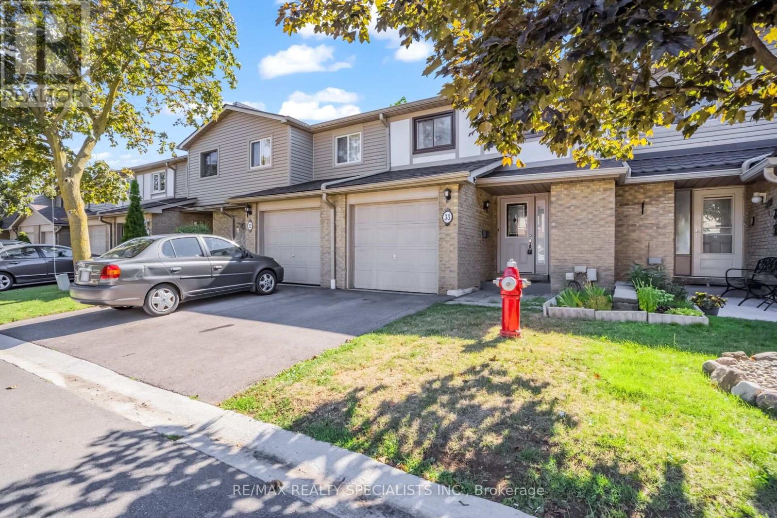 33 Greenwich Circle, Brampton, Ontario  L6S 2E6 - Photo 3 - W13644708