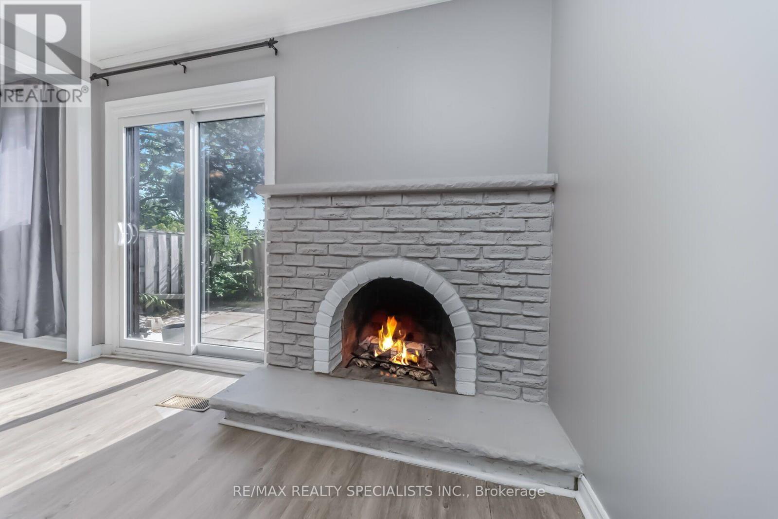 33 Greenwich Circle, Brampton, Ontario  L6S 2E6 - Photo 8 - W13644708
