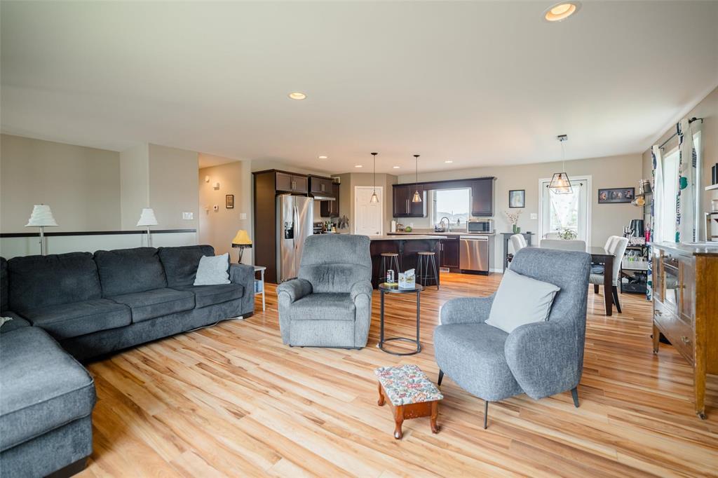 51 Creekside Drive, Steinbach, Manitoba R5G 0A4 - Photo 10 - 202621232