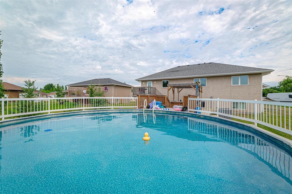 51 Creekside Drive, Steinbach, Manitoba R5G 0A4 - Photo 31 - 202621232