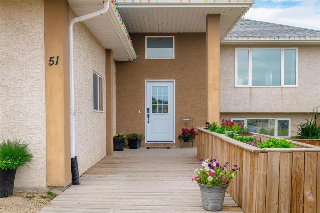 51 Creekside Drive, Steinbach, Manitoba R5G 0A4 - Photo 1 - 202621232