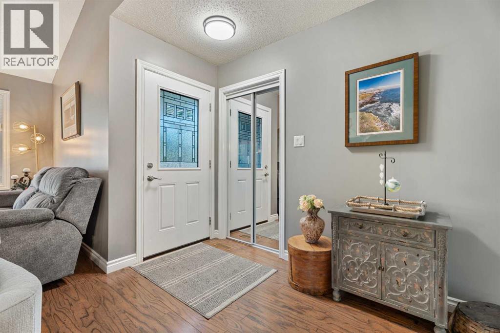 49 Lock Crescent, Okotoks, Alberta  T1S 1E8 - Photo 3 - A2313442