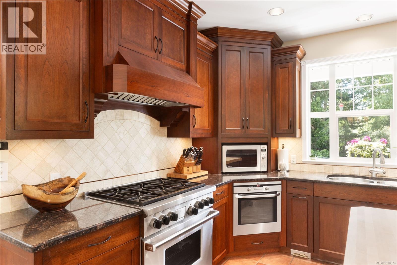 1188 Garden Gate Dr, Central Saanich, British Columbia  V8M 2H6 - Photo 17 - 1038074